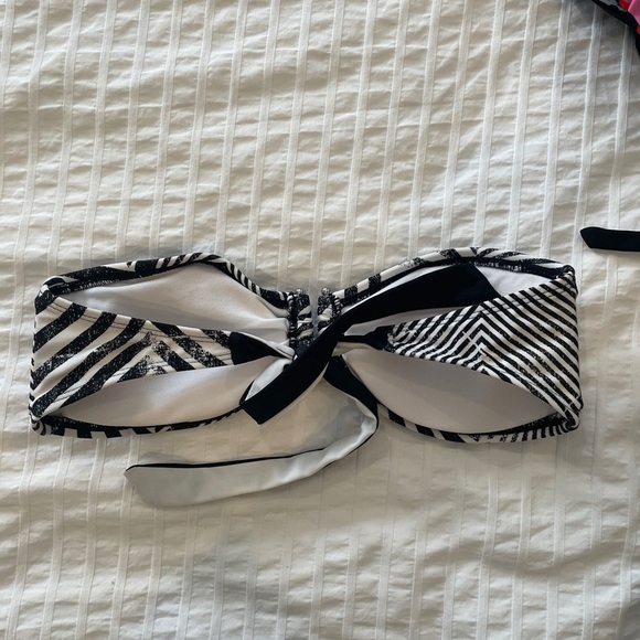 EUC Volcom bikini - Picture 3 of 5